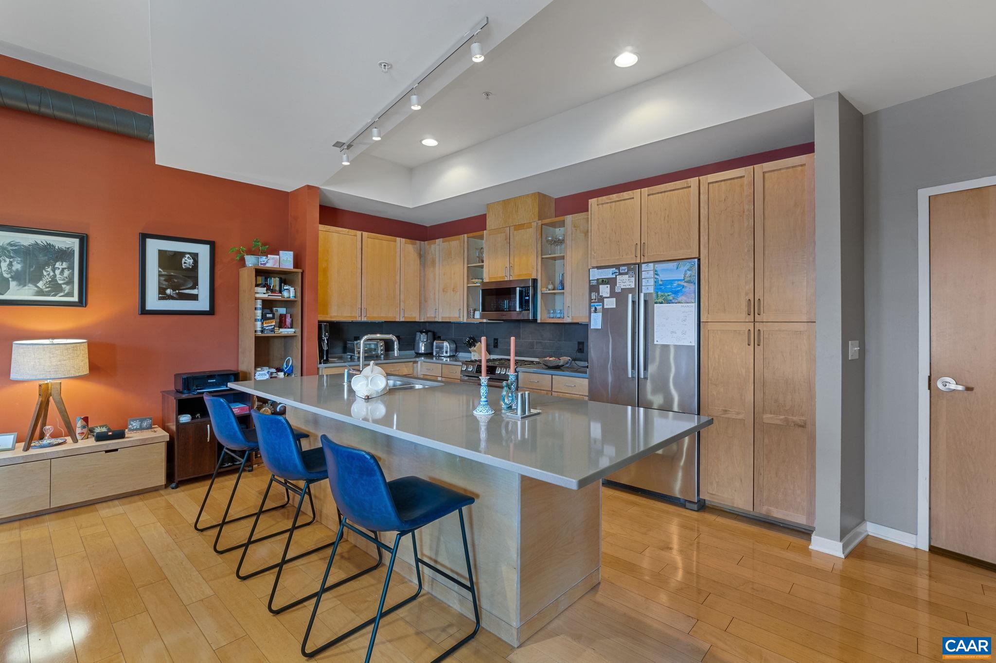 202 DOUGLAS AVE Unit: 3E