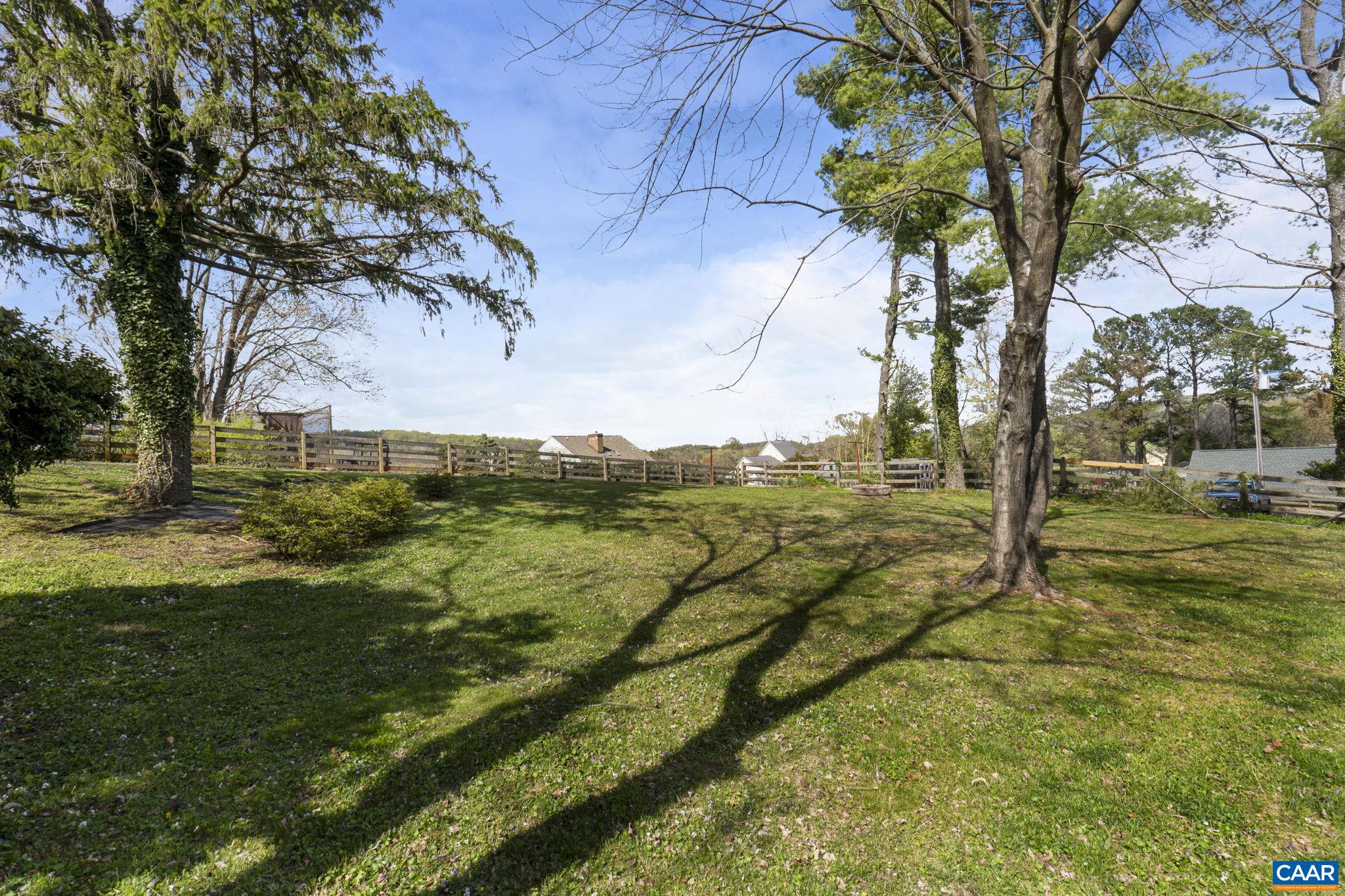375 E MAIN ST