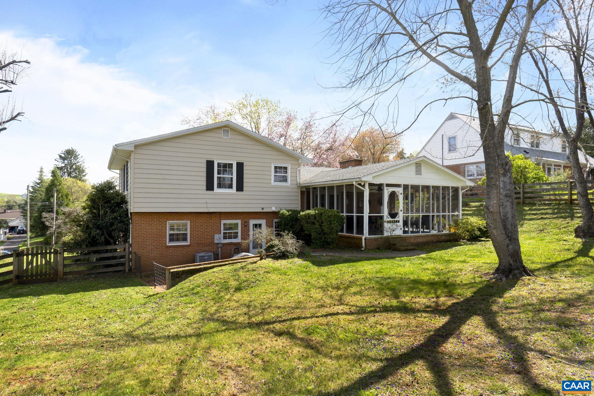 375 E MAIN ST