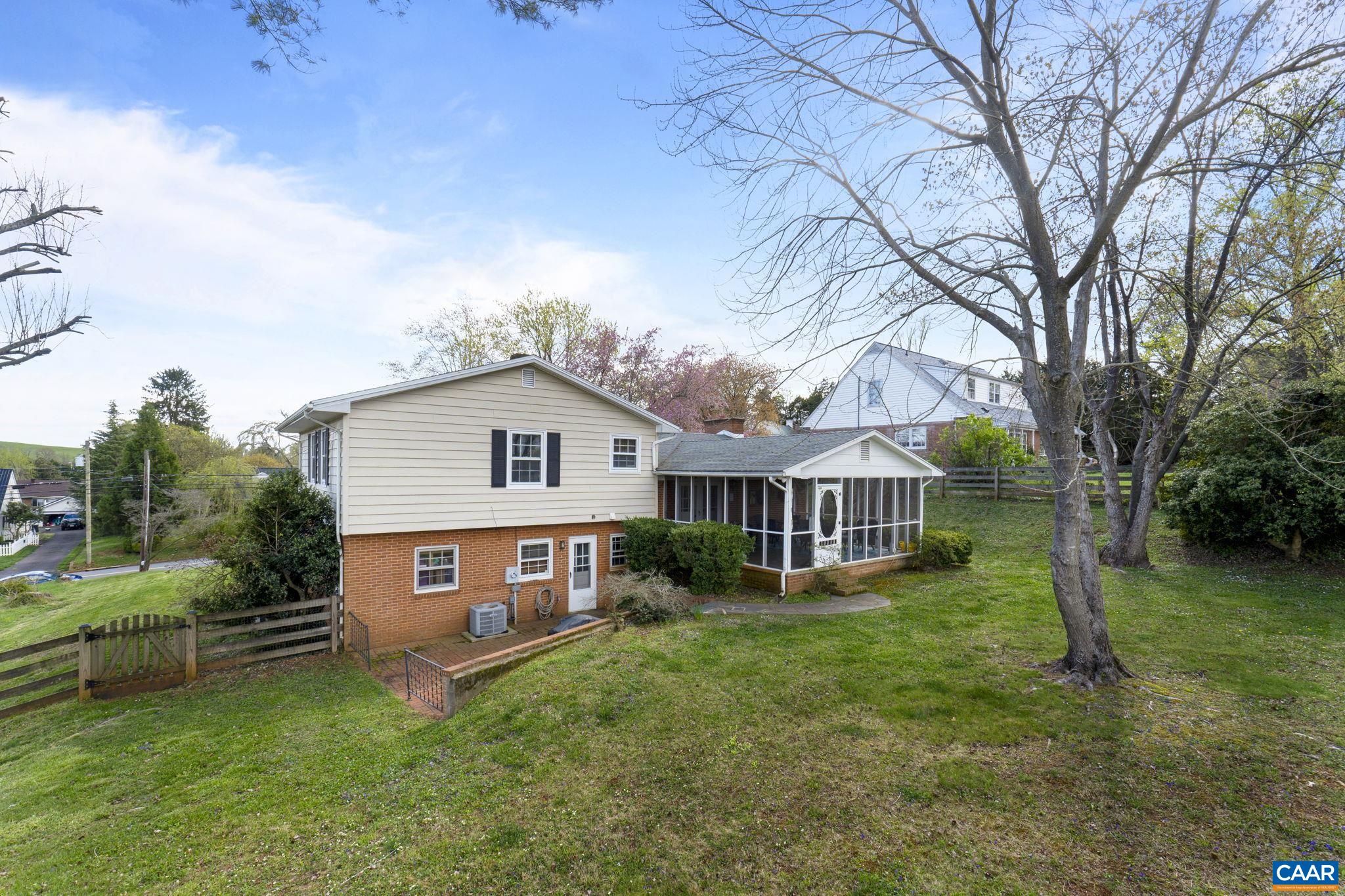375 E MAIN ST