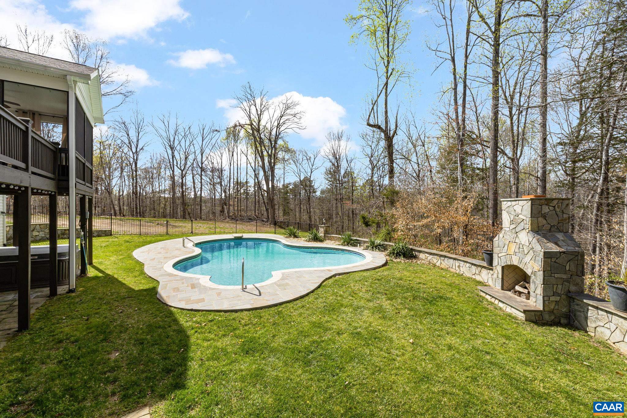 269 DEVON DR