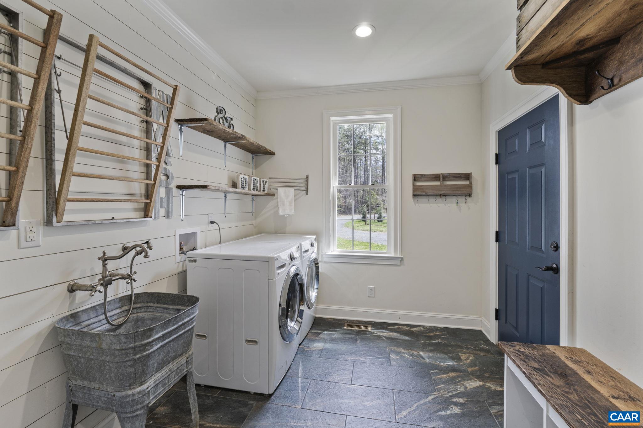 269 DEVON DR