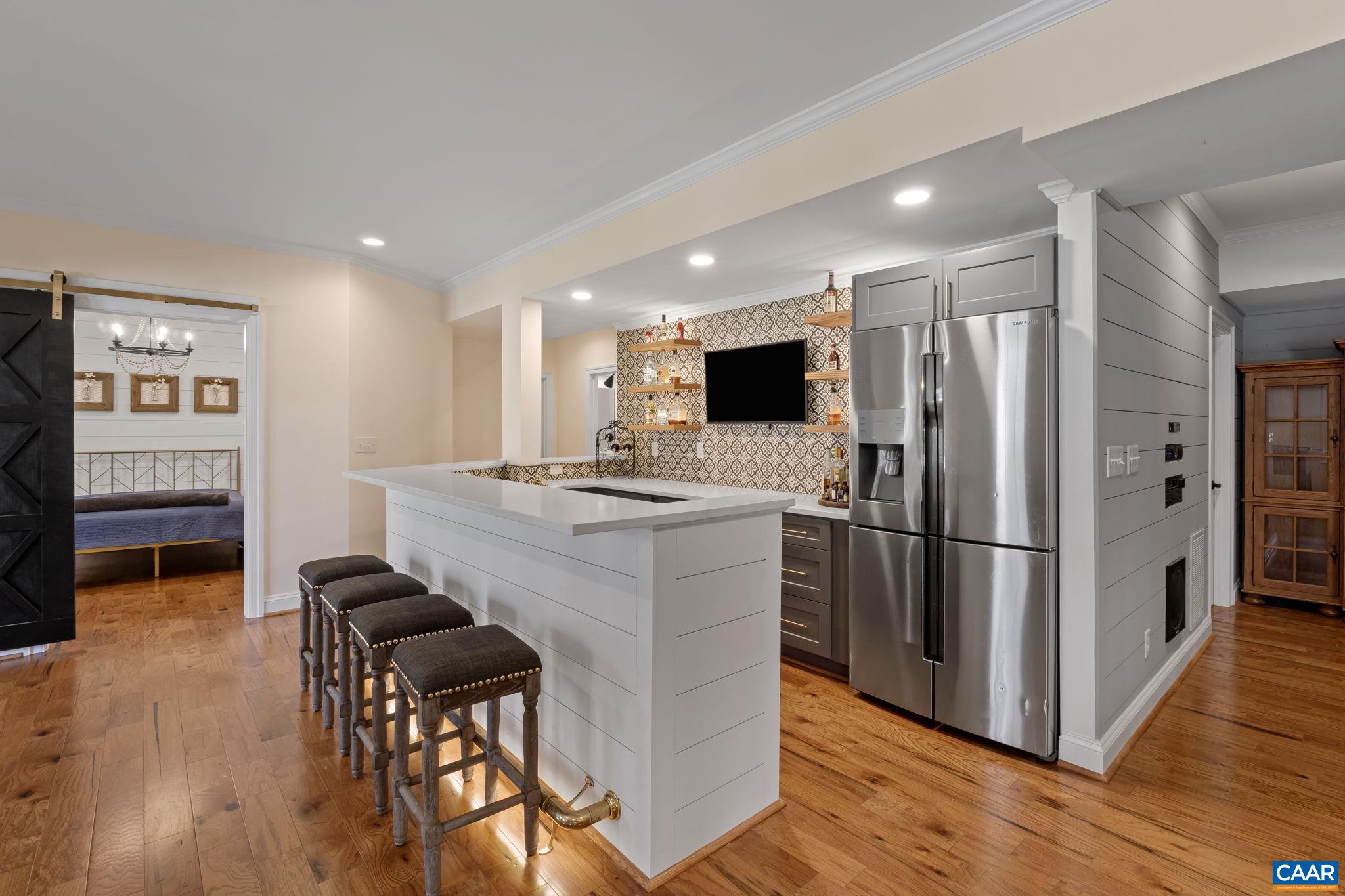 269 DEVON DR