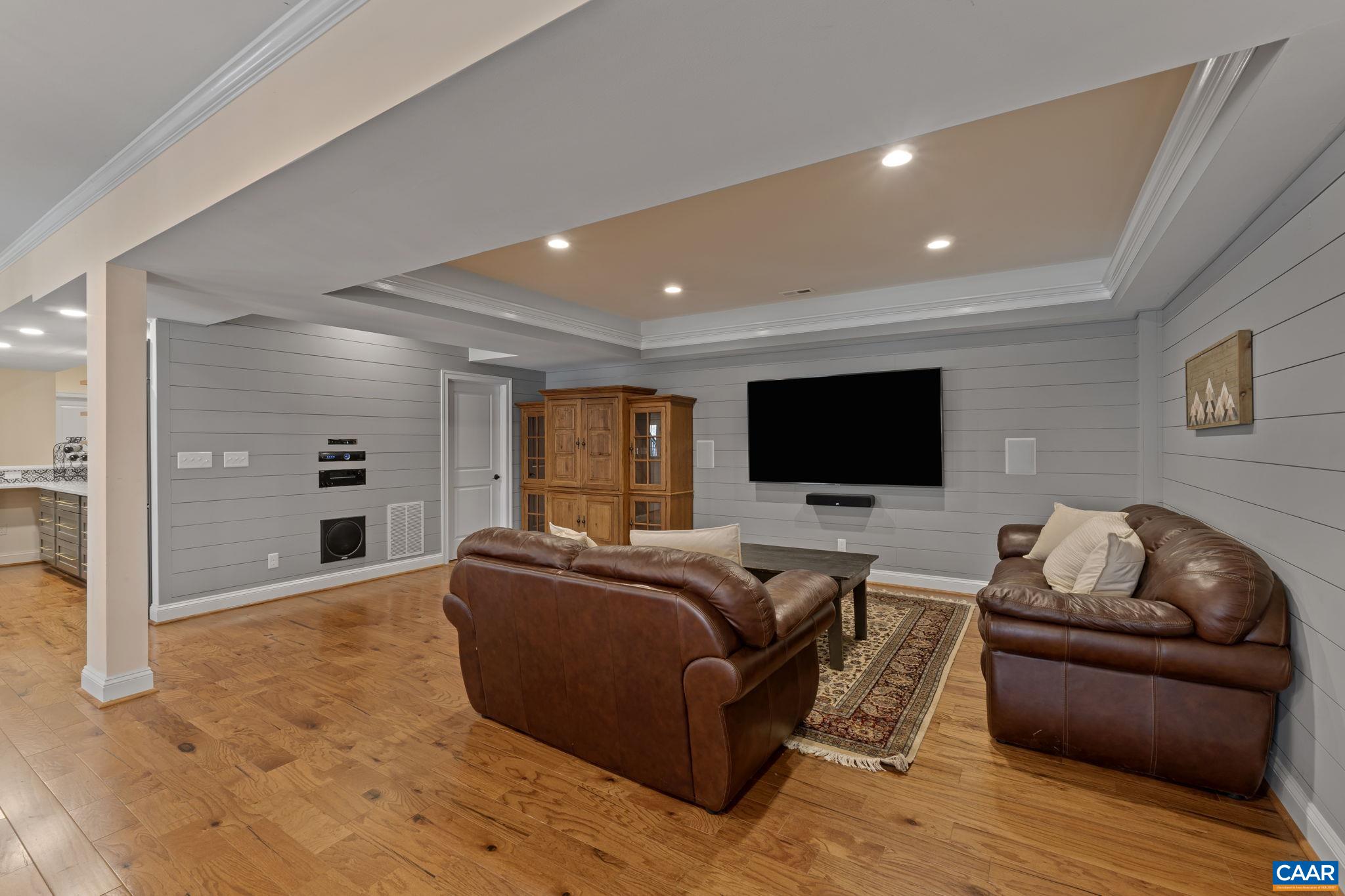 269 DEVON DR