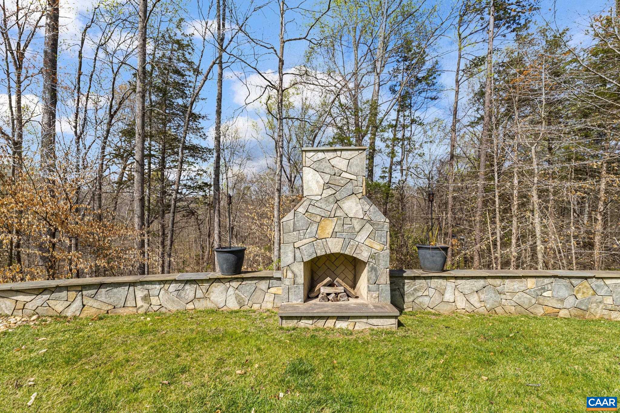 269 DEVON DR