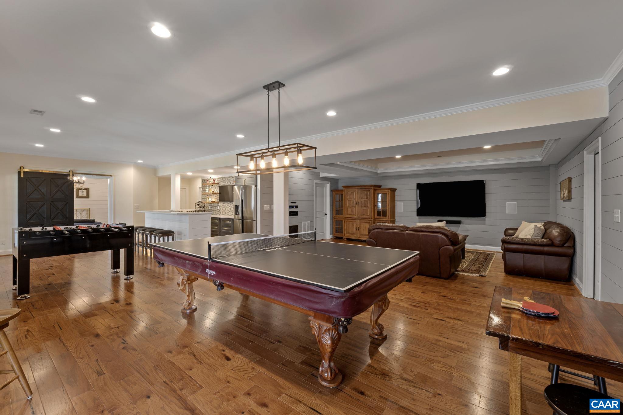 269 DEVON DR