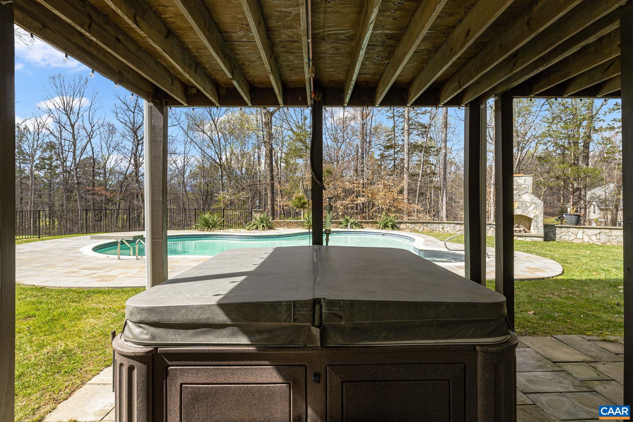 269 DEVON DR