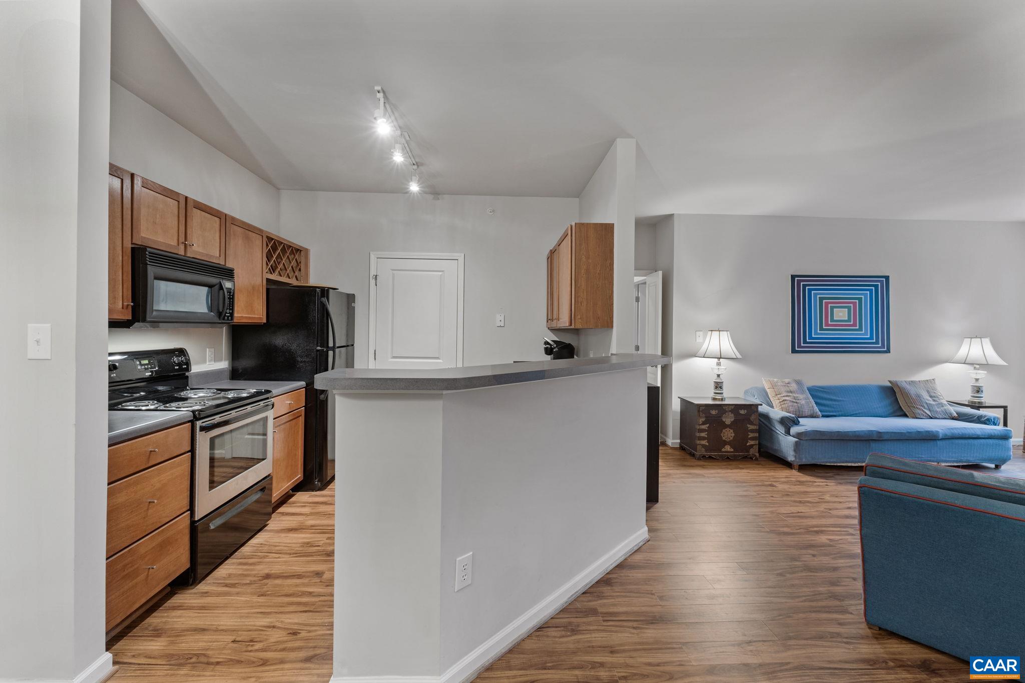 801 WALKER SQ Unit: 2B