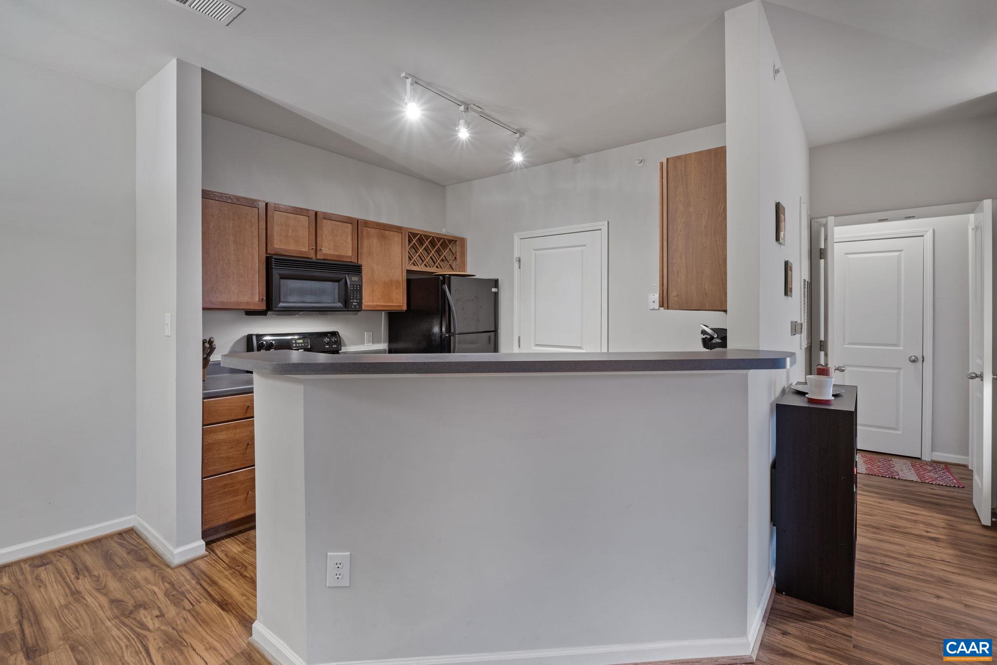 801 WALKER SQ Unit: 2B