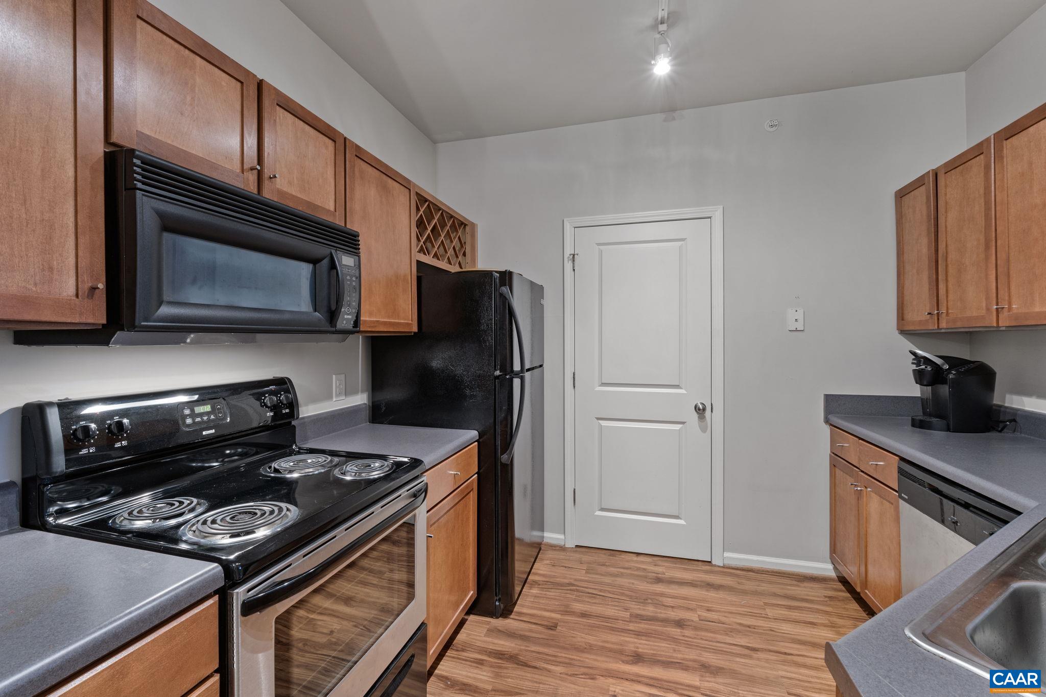 801 WALKER SQ Unit: 2B