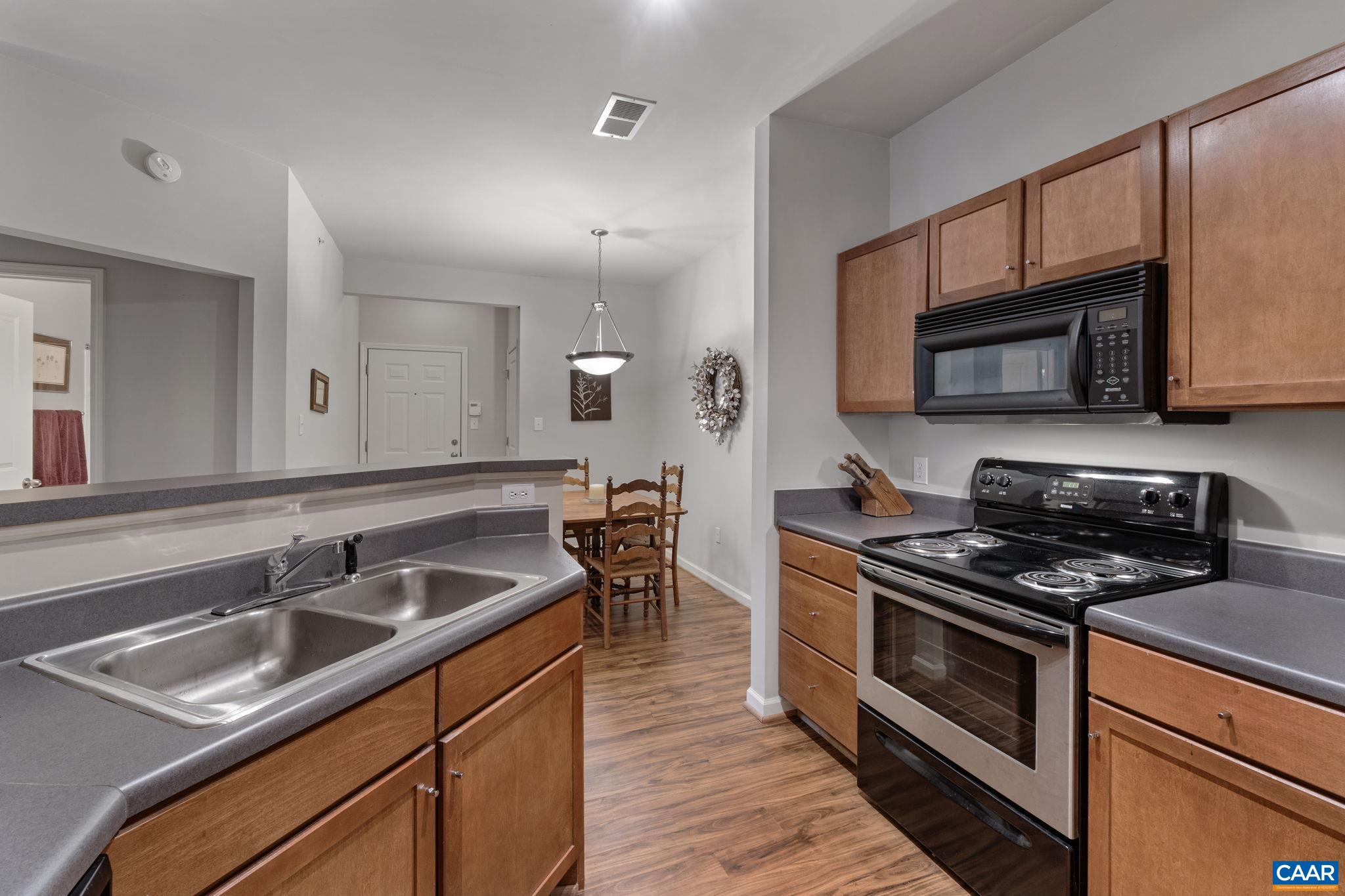801 WALKER SQ Unit: 2B