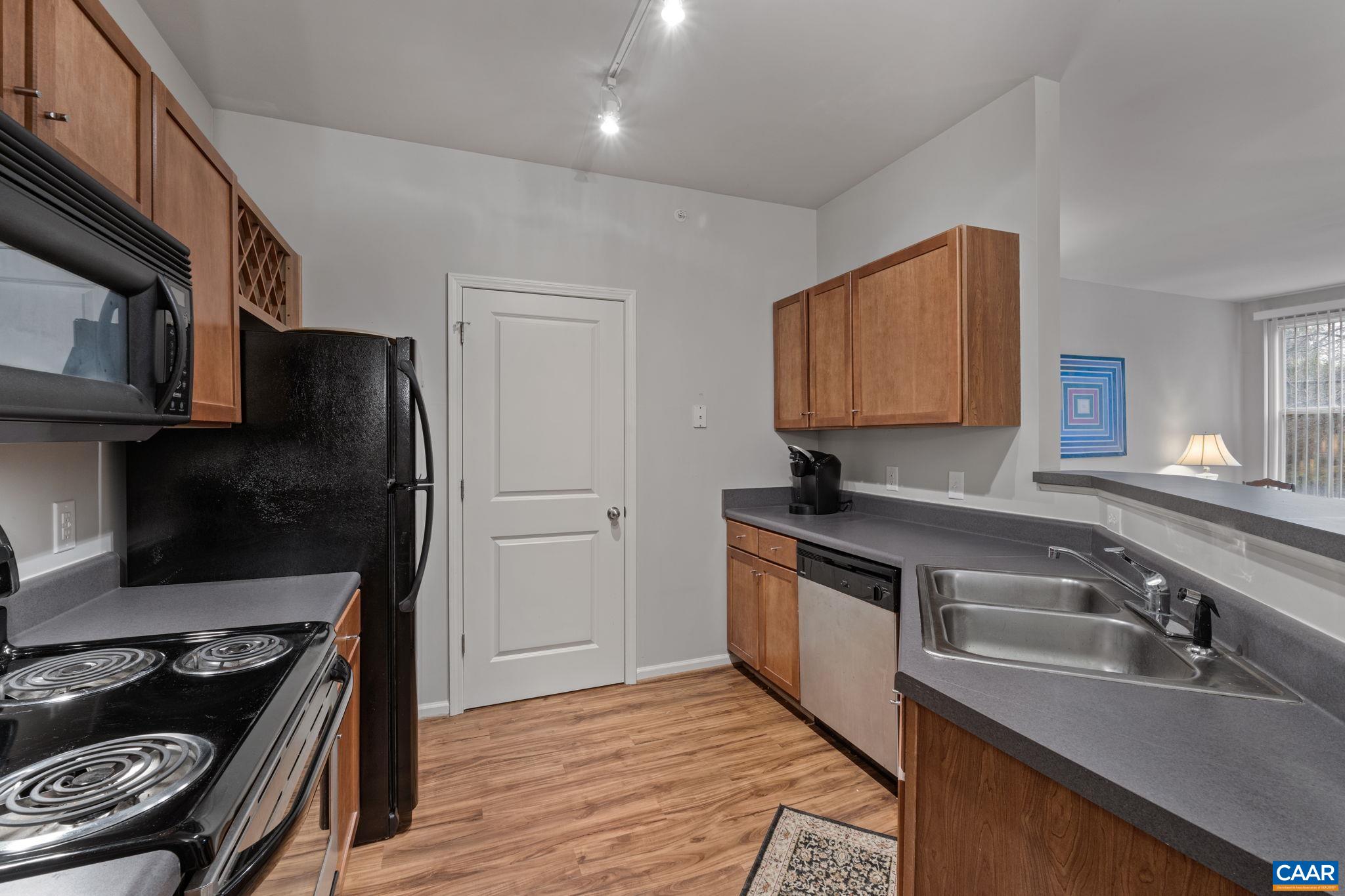 801 WALKER SQ Unit: 2B