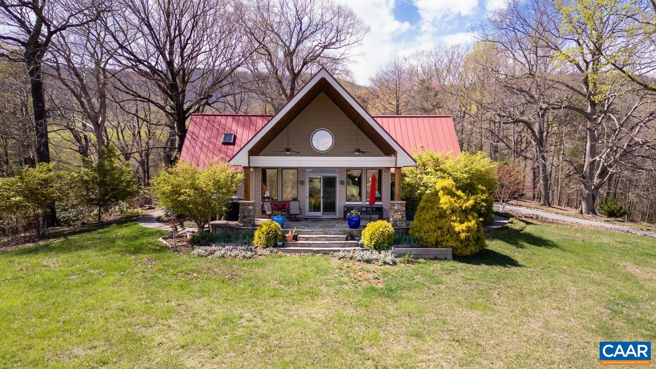 627 TWIN RIDGE LN