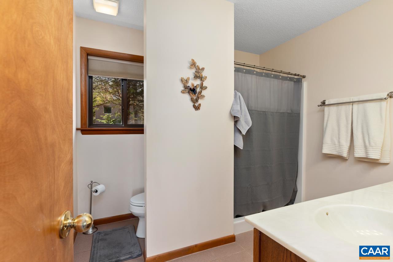 627 TWIN RIDGE LN