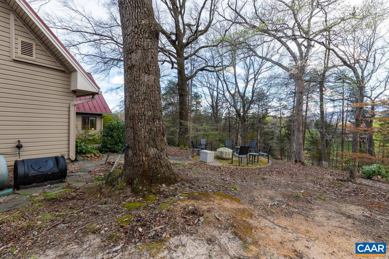 627 TWIN RIDGE LN