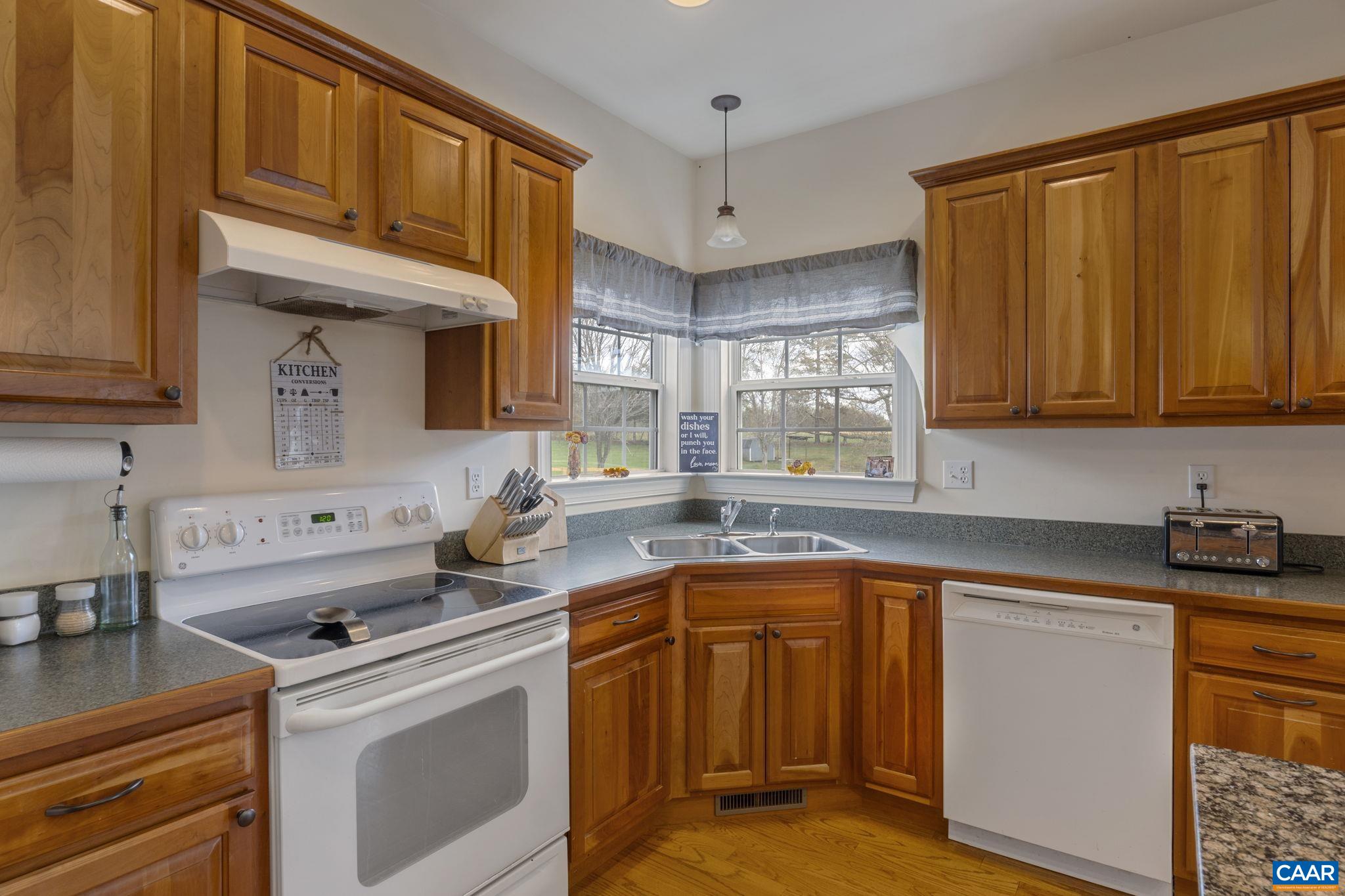 94 HANCOCK DR