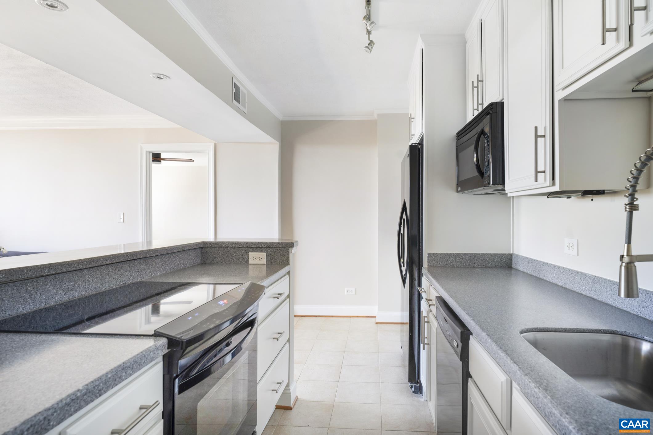 1800 JEFFERSON PARK AVE Unit: PH-F