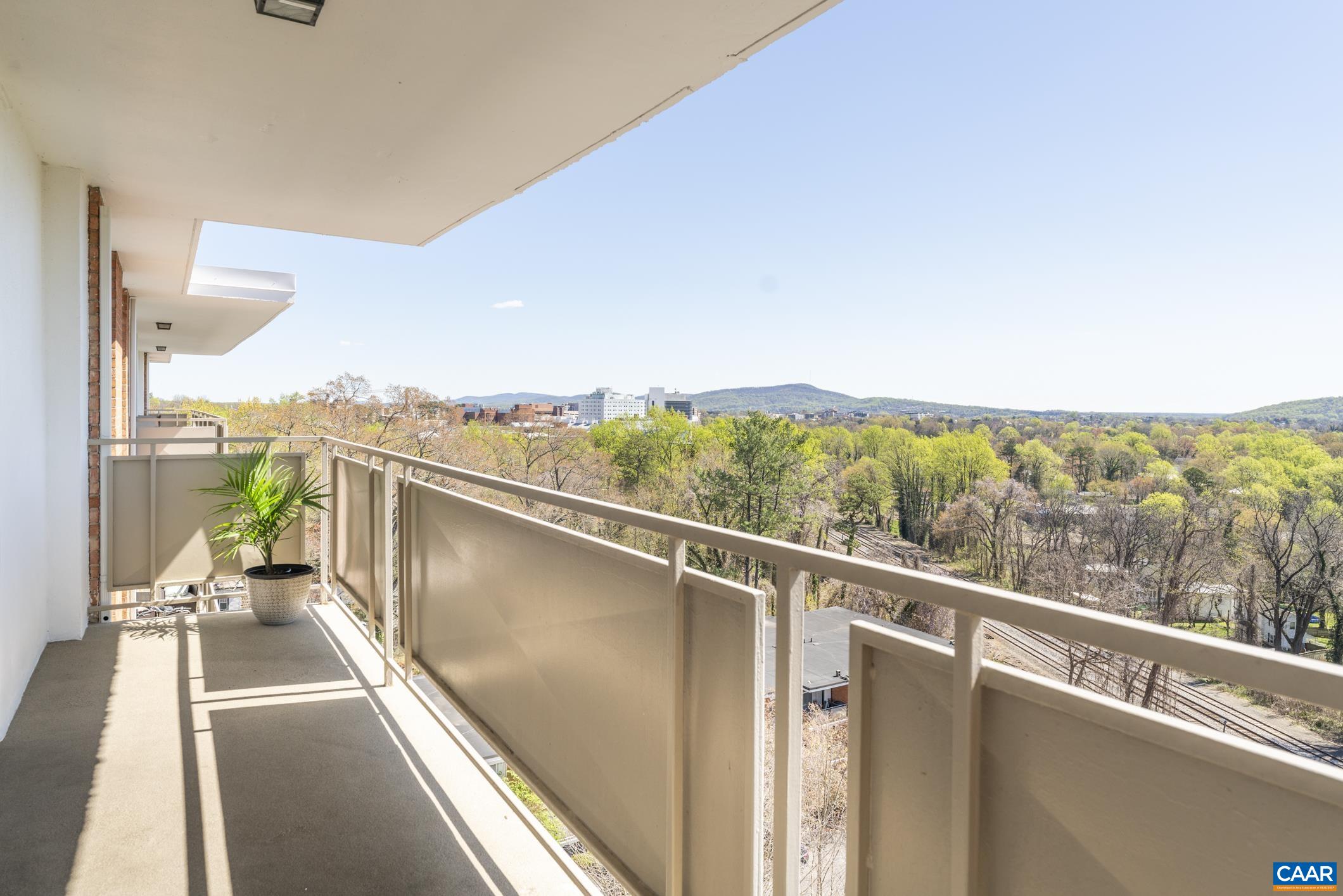 1800 JEFFERSON PARK AVE Unit: PH-F