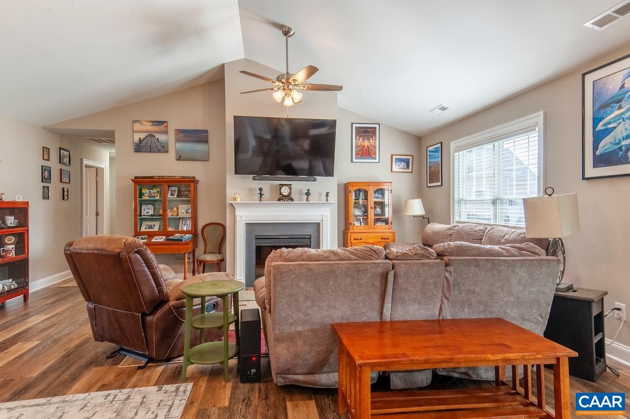 306 STONE ORCHARD DR