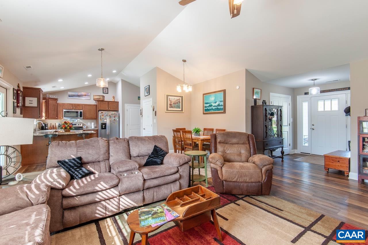 306 STONE ORCHARD DR