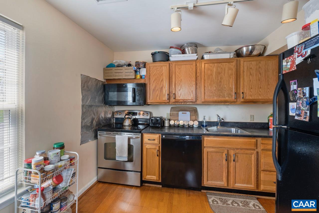 1232 VILLA LN Unit: D