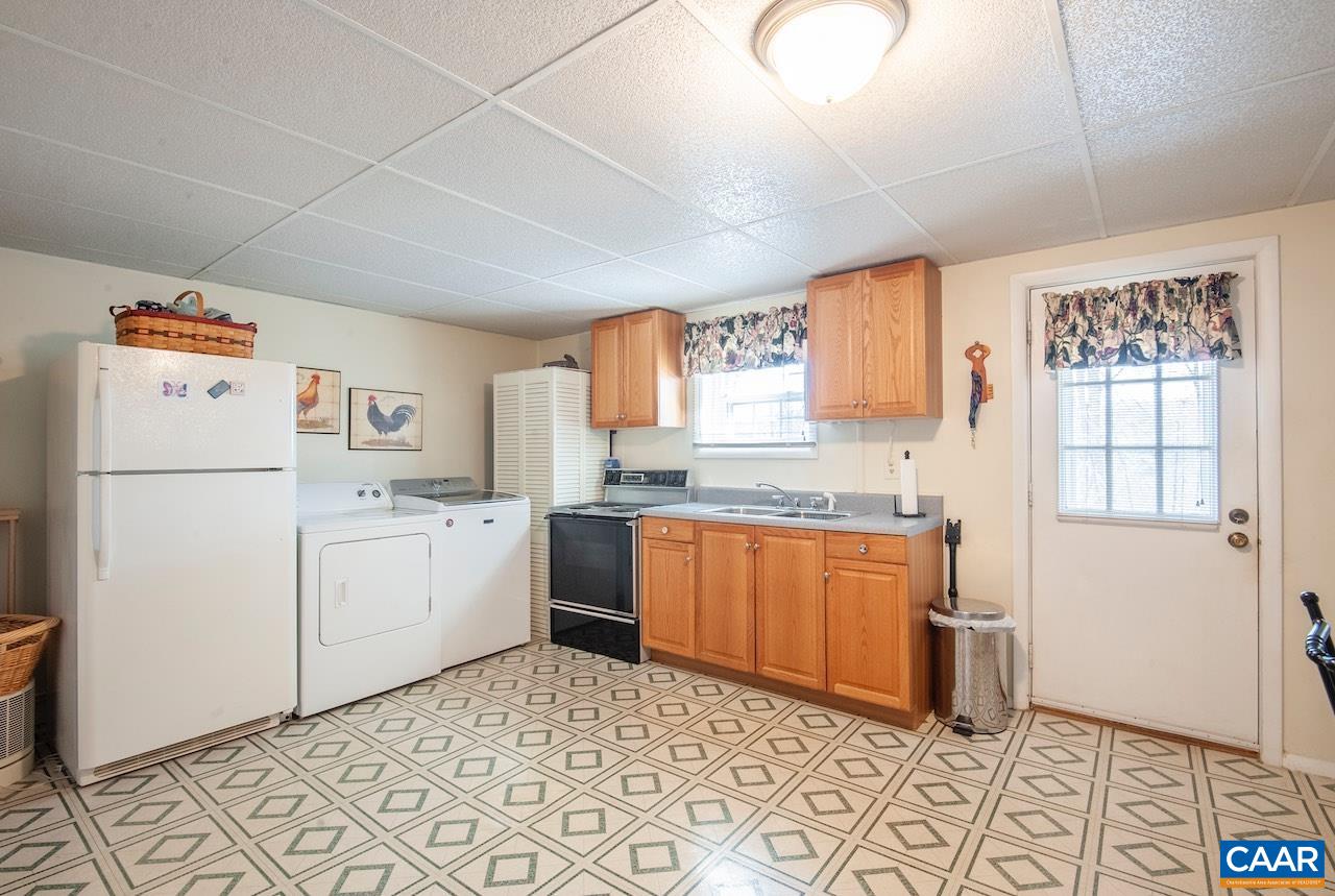 14872 THOMAS NELSON HWY