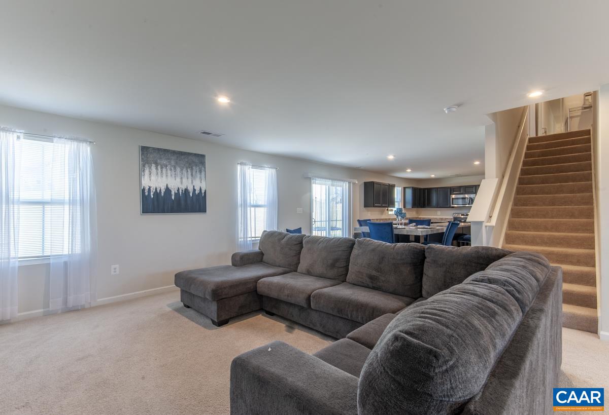 17 PENNY LN