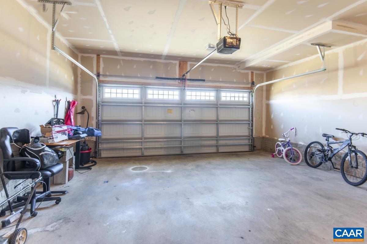 17 PENNY LN