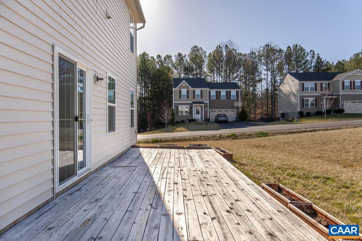 17 PENNY LN