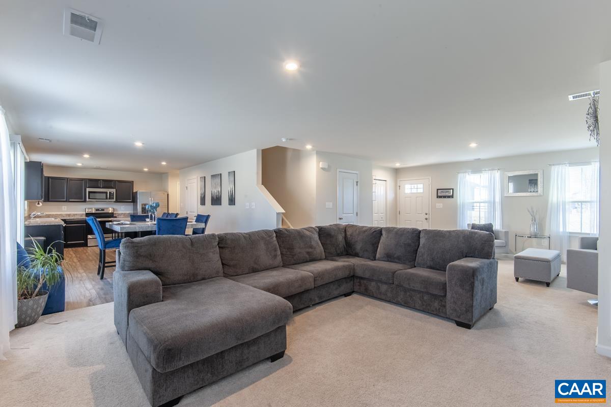 17 PENNY LN