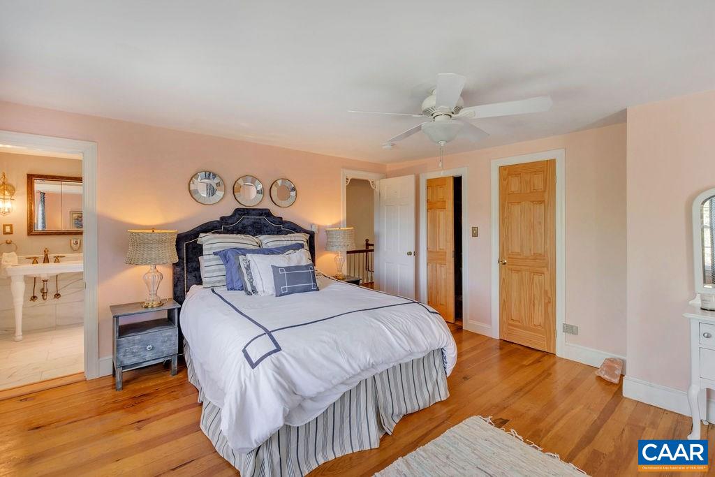 1005 WHISPERING PINES LN