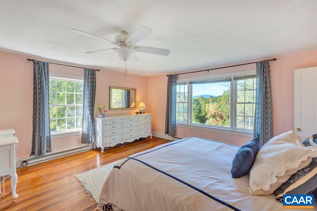 1005 WHISPERING PINES LN