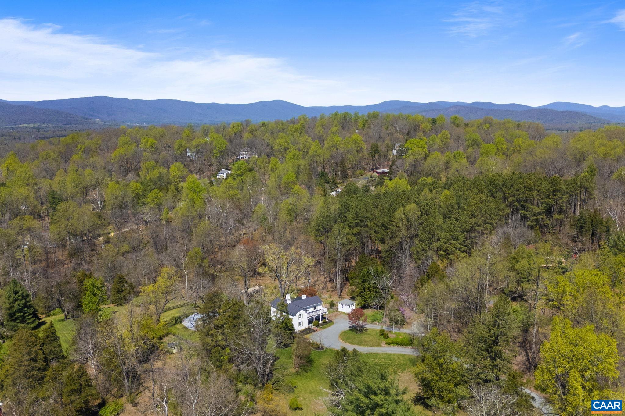 1005 WHISPERING PINES LN