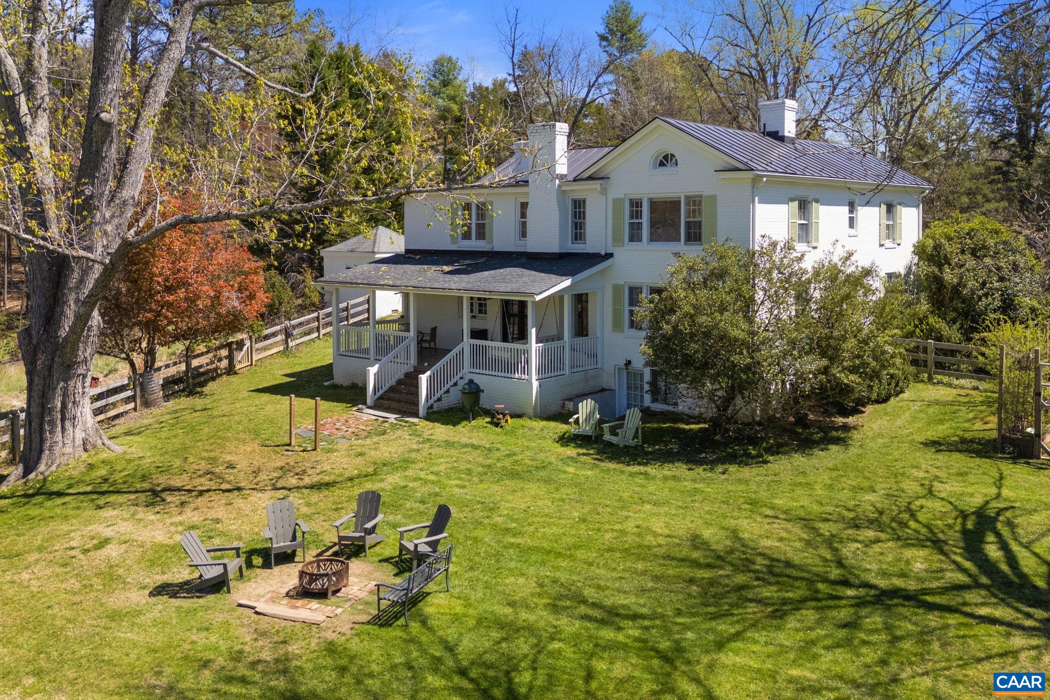 1005 WHISPERING PINES LN