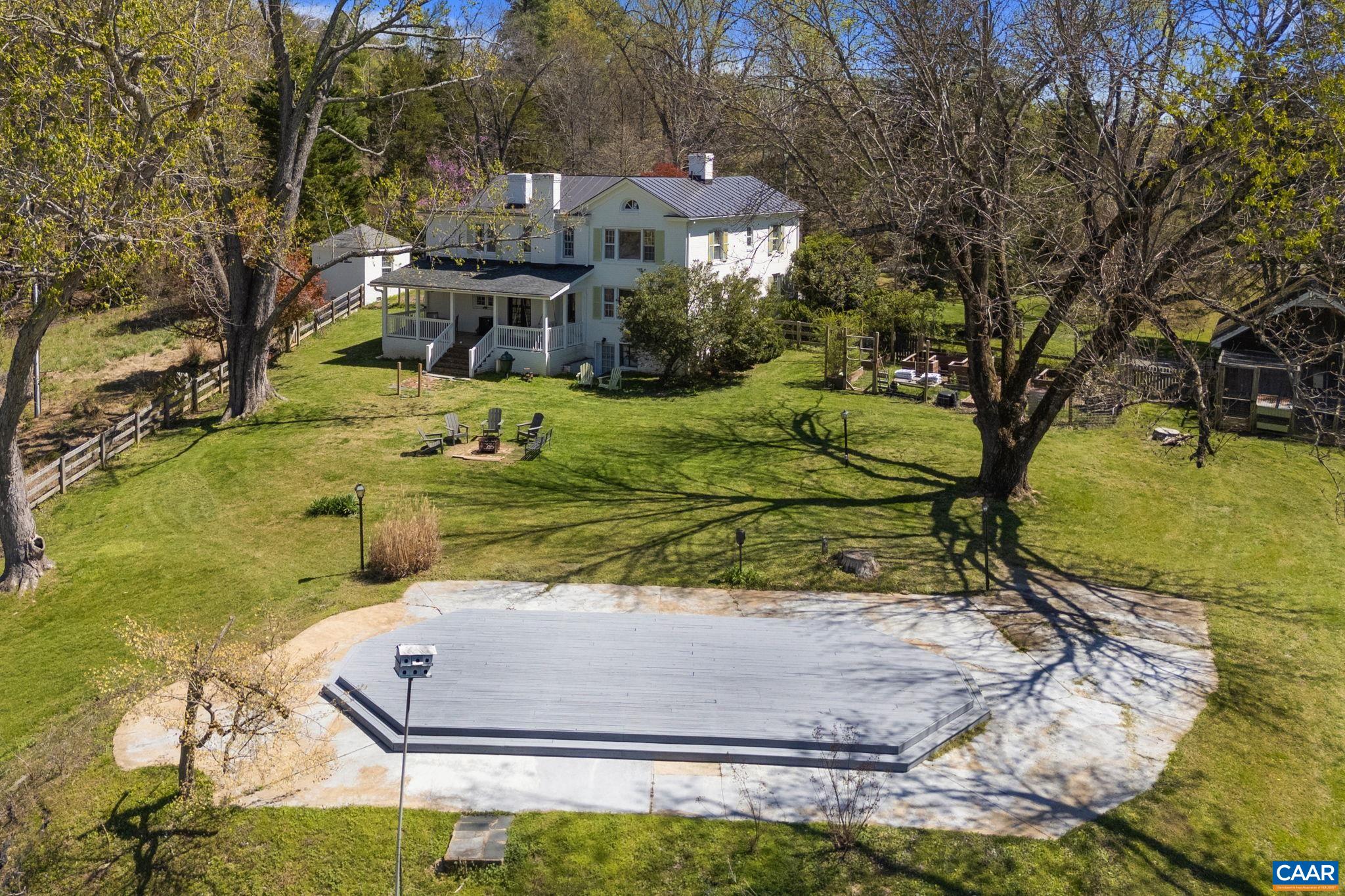 1005 WHISPERING PINES LN