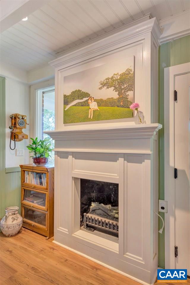 1005 WHISPERING PINES LN