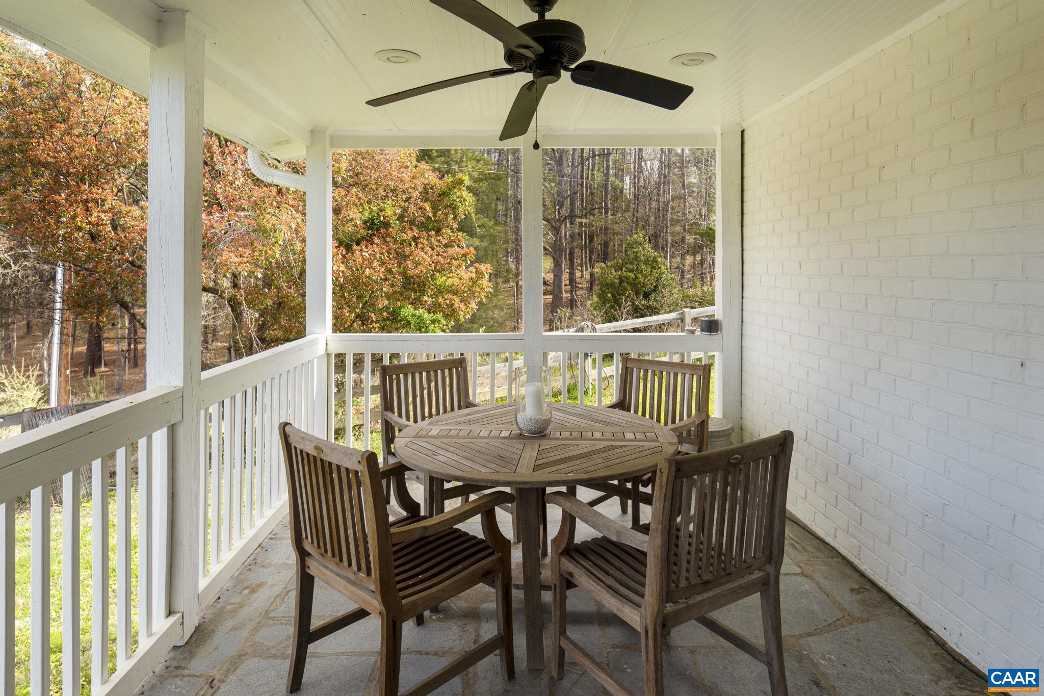 1005 WHISPERING PINES LN