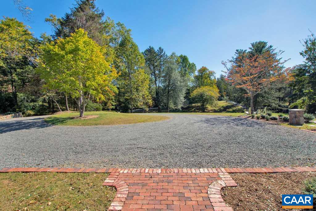 1005 WHISPERING PINES LN