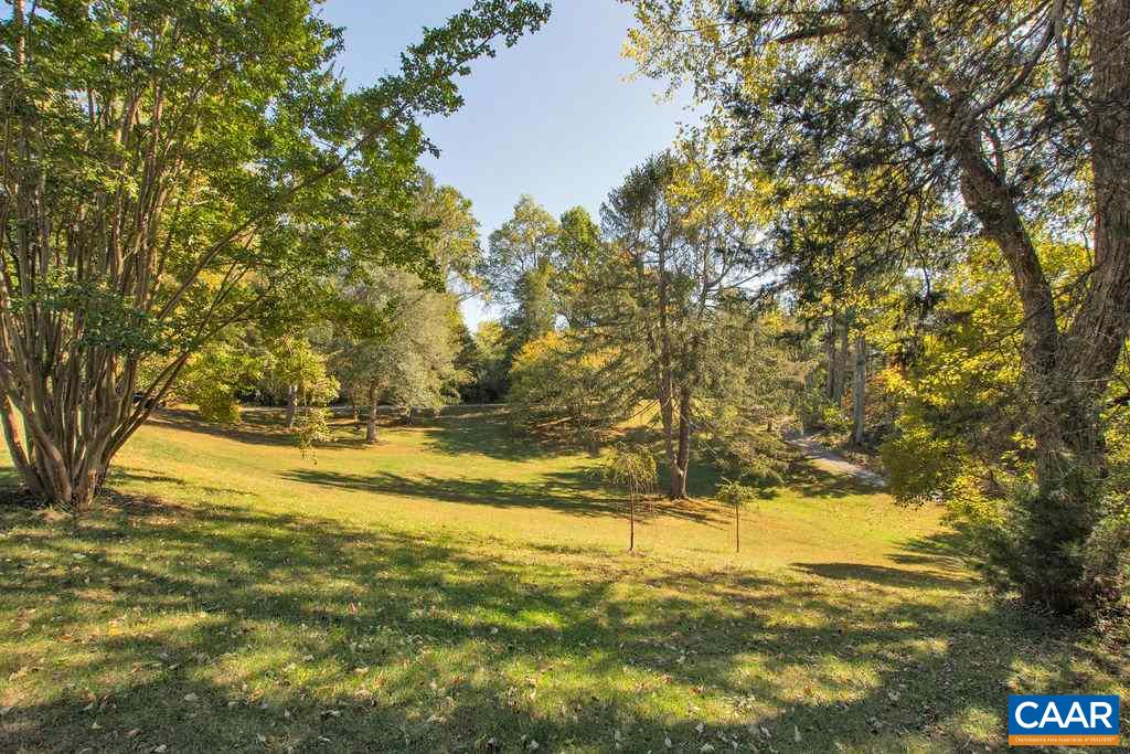 1005 WHISPERING PINES LN