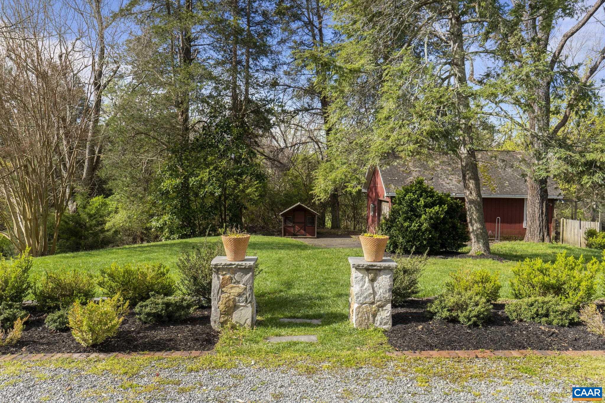 1005 WHISPERING PINES LN