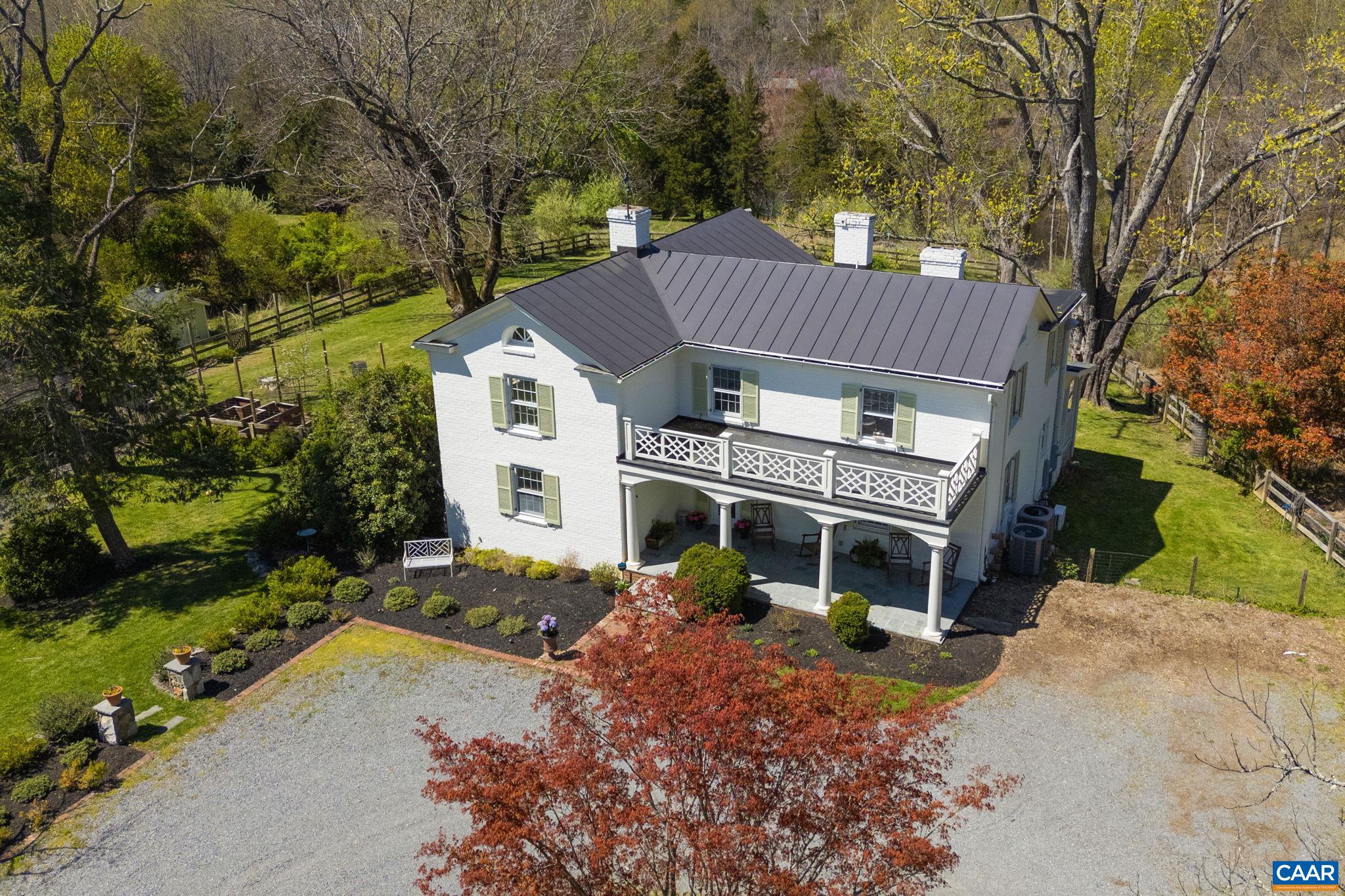 1005 WHISPERING PINES LN