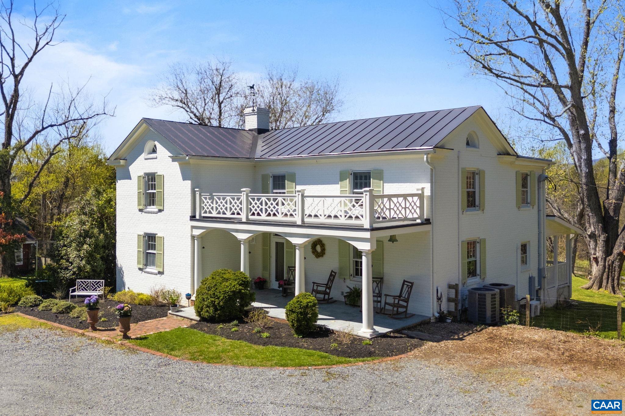 1005 WHISPERING PINES LN