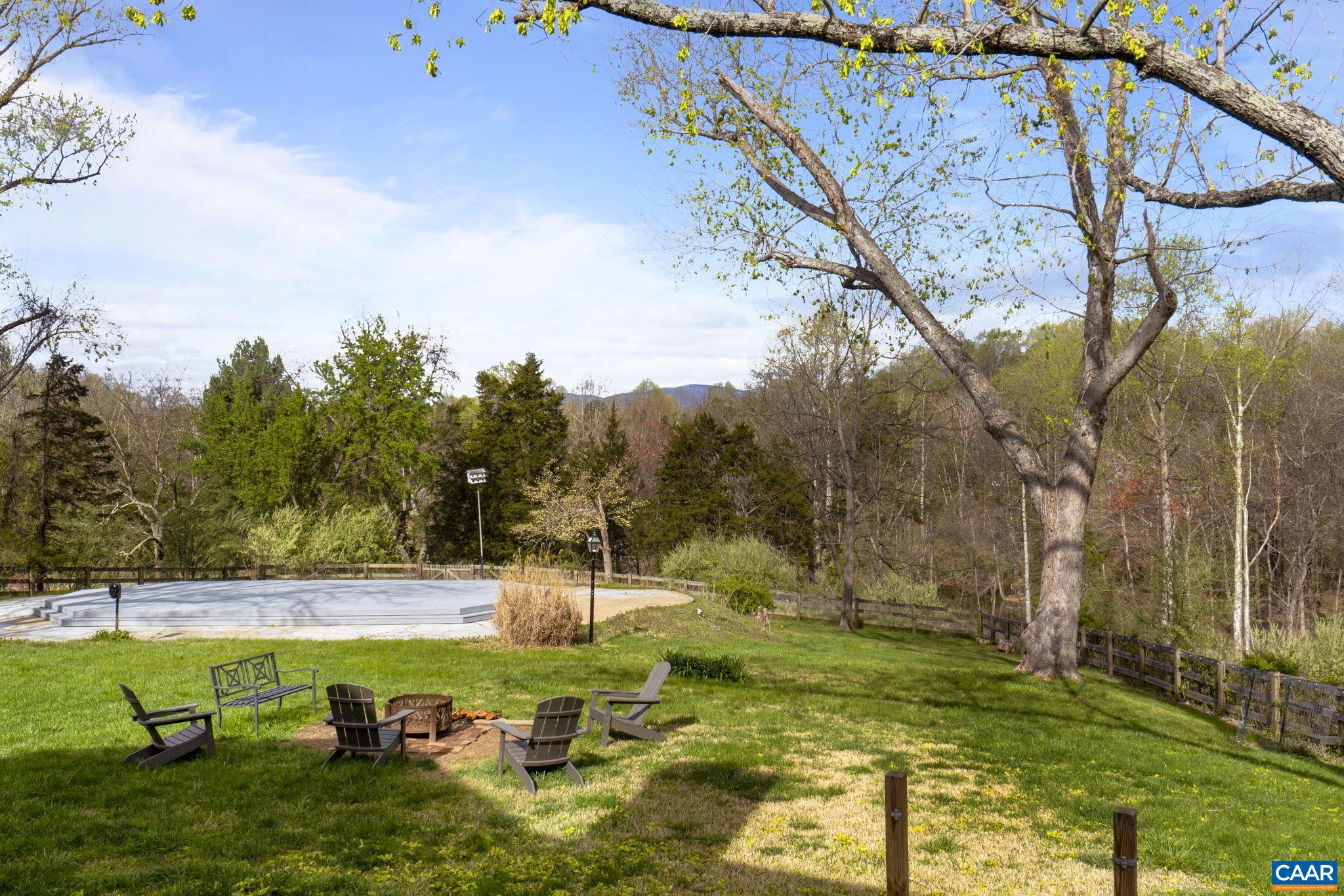 1005 WHISPERING PINES LN