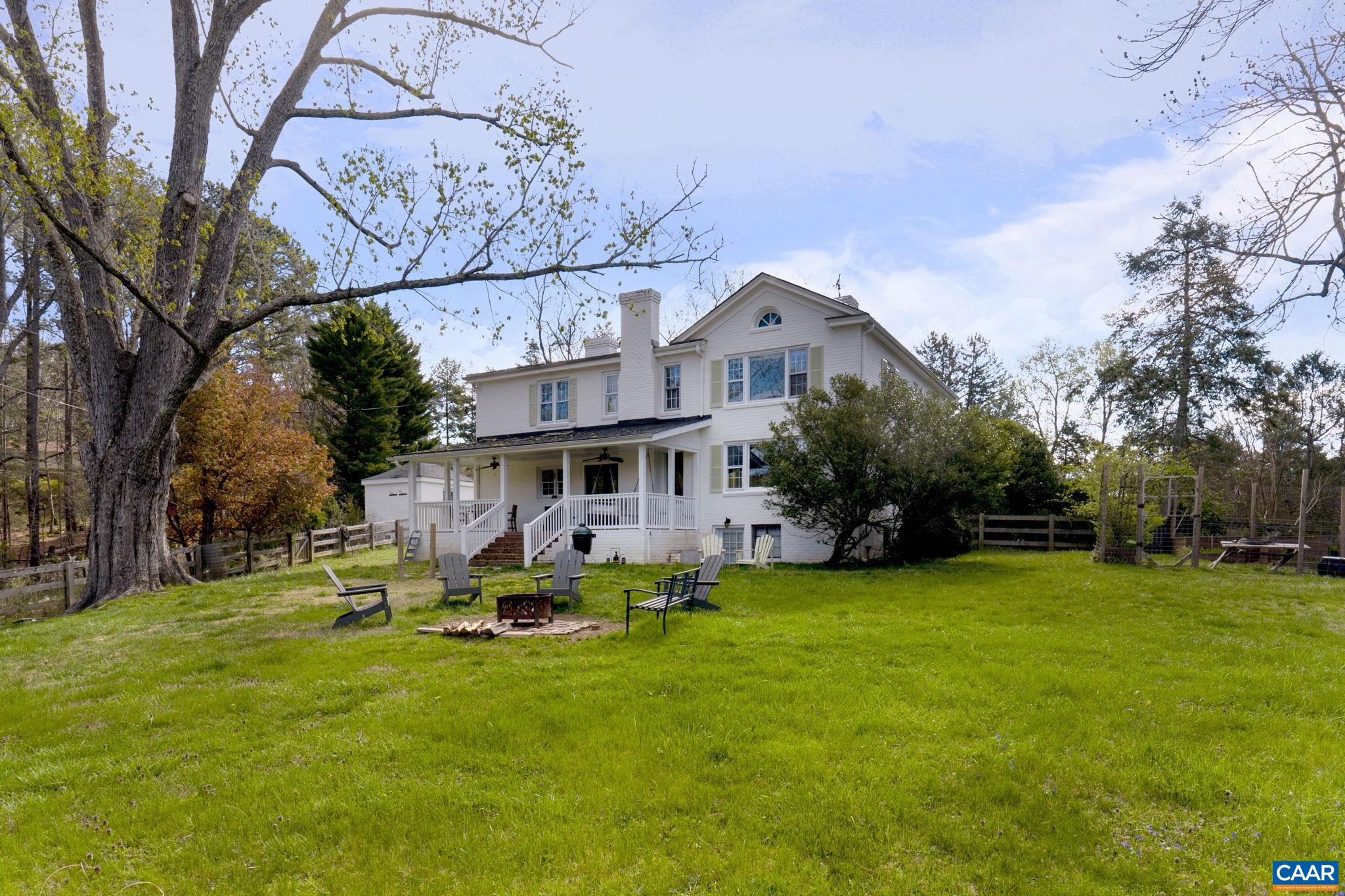 1005 WHISPERING PINES LN