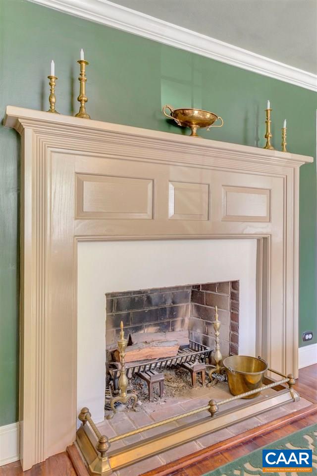 1005 WHISPERING PINES LN