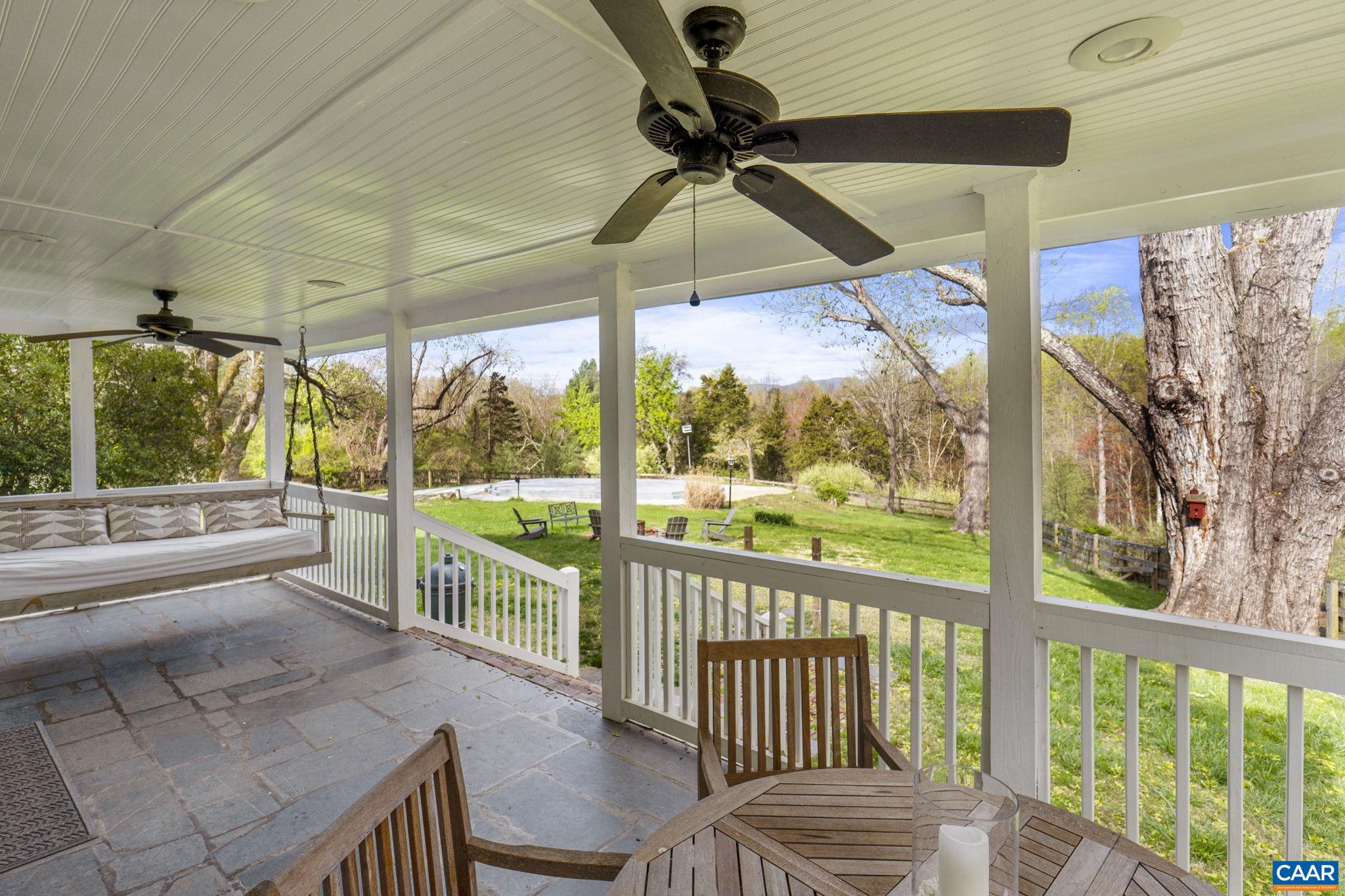 1005 WHISPERING PINES LN