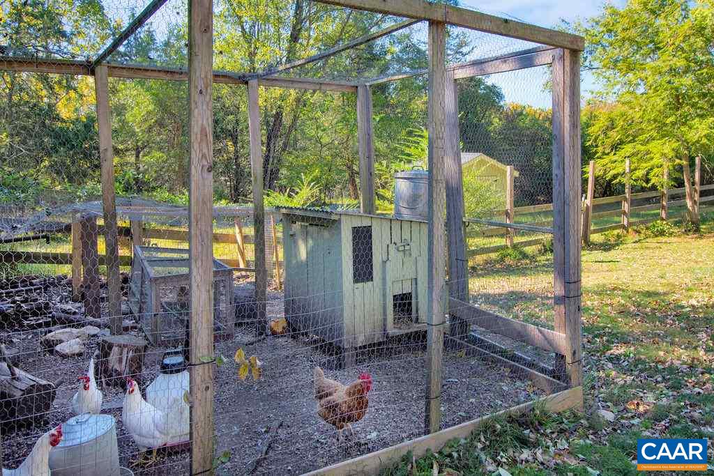 1005 WHISPERING PINES LN