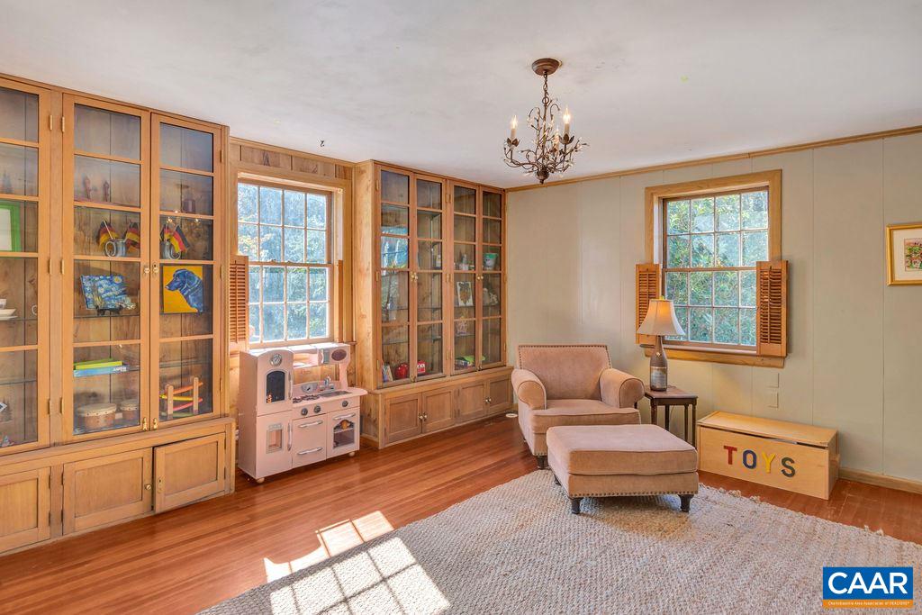 1005 WHISPERING PINES LN