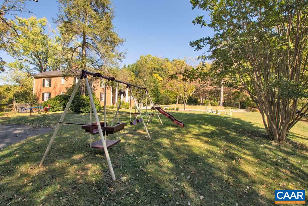 1005 WHISPERING PINES LN