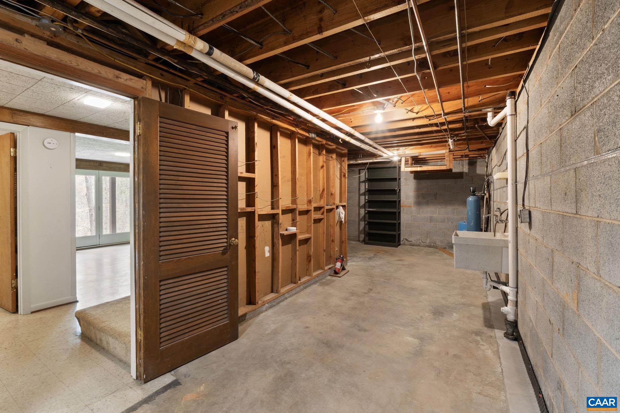3520 GLENAIRE DR